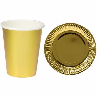Set van 24x bekertjes/bordjes metallic goud feest thema wegwerp party benodigdheden